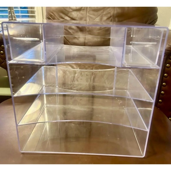 Rubbermaid Clear Acrylic Organizer Or Storage Box With Multiples Drawers - Picture 3 of 9